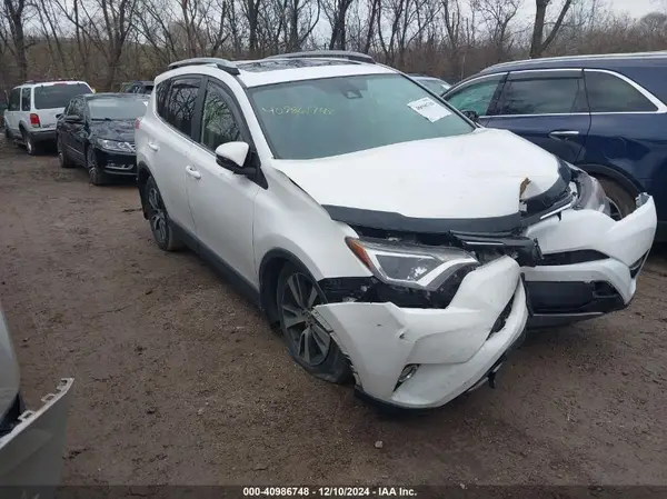 JTMRFREV0HJ711802 2017 TOYOTA RAV 4 - Image 1