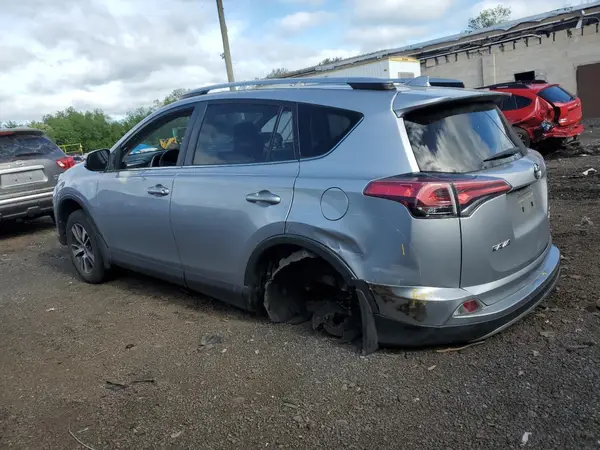 JTMRFREV0JD226922 2018 TOYOTA RAV 4 - Image 2