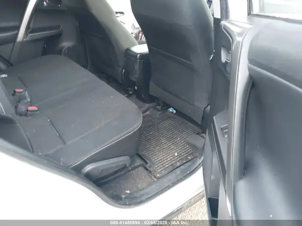 JTMRFREV0JD228783 2018 TOYOTA RAV 4 - Image 8