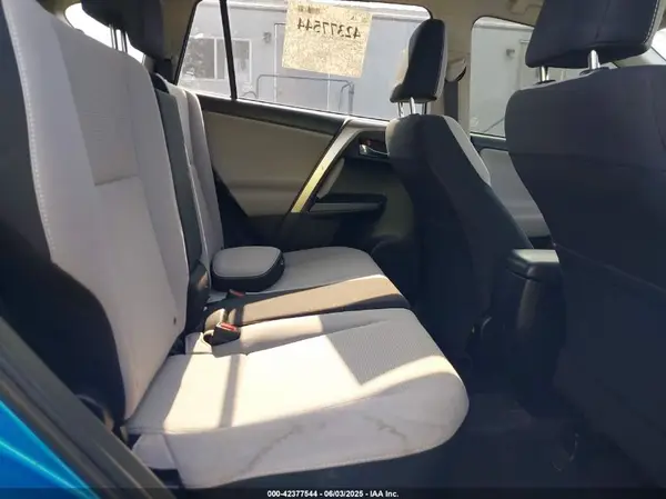 JTMRFREV0JD242215 2018 TOYOTA RAV 4 - Image 8