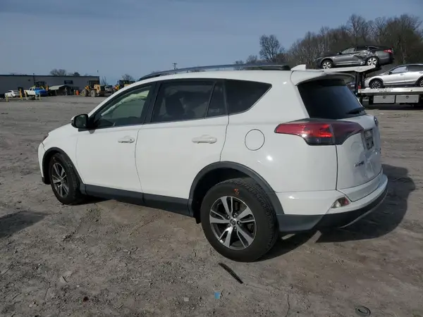 JTMRFREV0JJ190568 2018 TOYOTA RAV 4 - Image 2