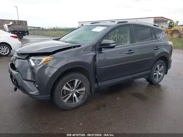 JTMRFREV0JJ239557 2018 TOYOTA RAV 4 - Image 2
