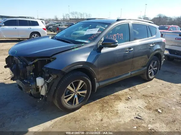 JTMRFREV0JJ747480 2018 TOYOTA RAV 4 - Image 2