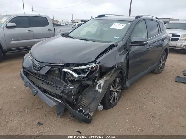 JTMRFREV0JJ749388 2018 TOYOTA RAV 4 - Image 2