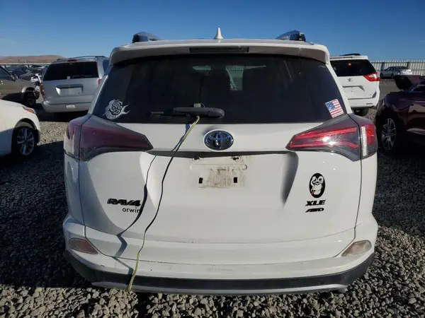 2016 TOYOTA RAV 4 auction photo 6