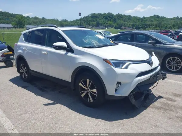 JTMRFREV1HD217897 2017 TOYOTA RAV 4 - Image 1