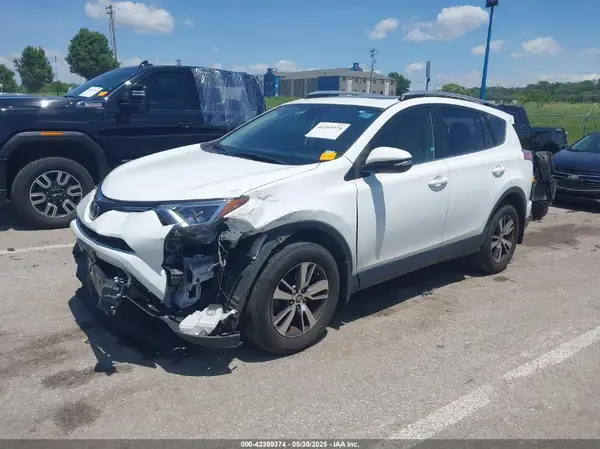 JTMRFREV1HD217897 2017 TOYOTA RAV 4 - Image 2