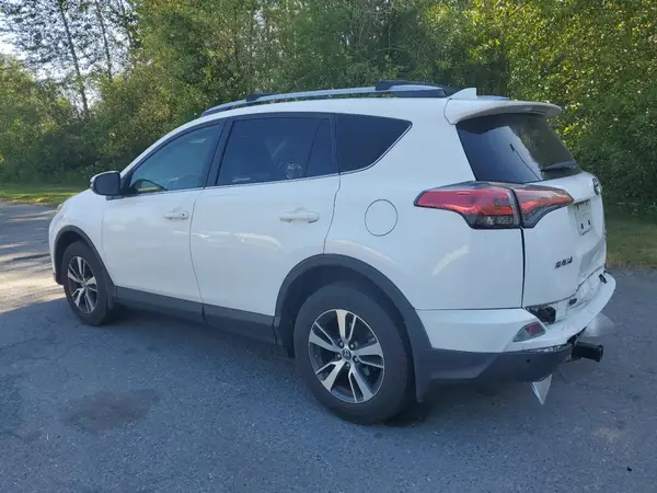 JTMRFREV1HD219908 2017 TOYOTA RAV 4 - Image 2