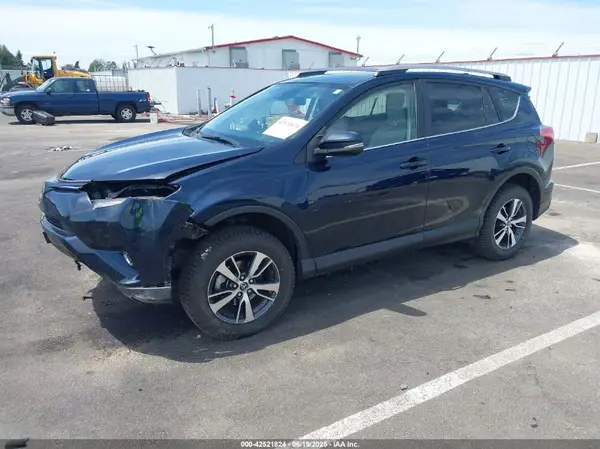 JTMRFREV1HJ139171 2017 TOYOTA RAV 4 - Image 2