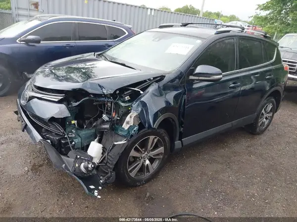 JTMRFREV1HJ153359 2017 TOYOTA RAV 4 - Image 2