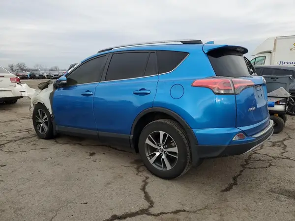 JTMRFREV1HJ161347 2017 TOYOTA RAV 4 - Image 2