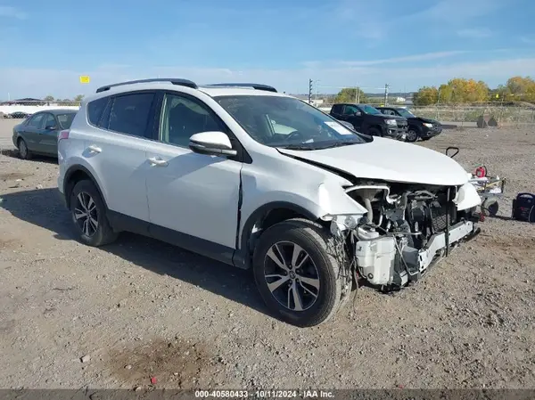 JTMRFREV1HJ715597 2017 TOYOTA RAV 4 - Image 1