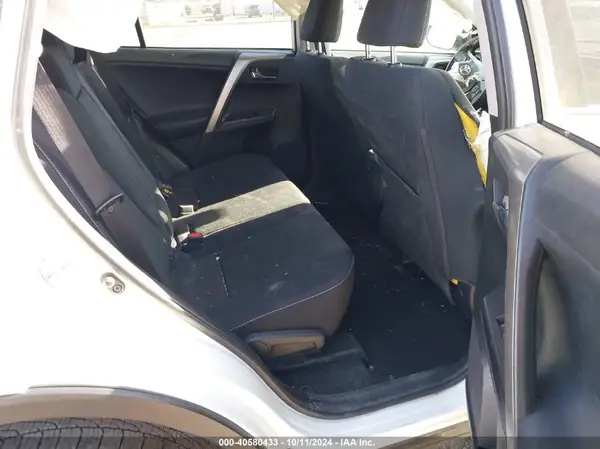 JTMRFREV1HJ715597 2017 TOYOTA RAV 4 - Image 8