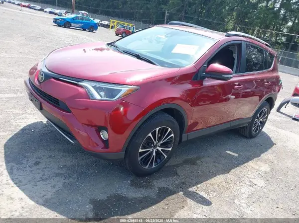 JTMRFREV1JD229960 2018 TOYOTA RAV 4 - Image 2