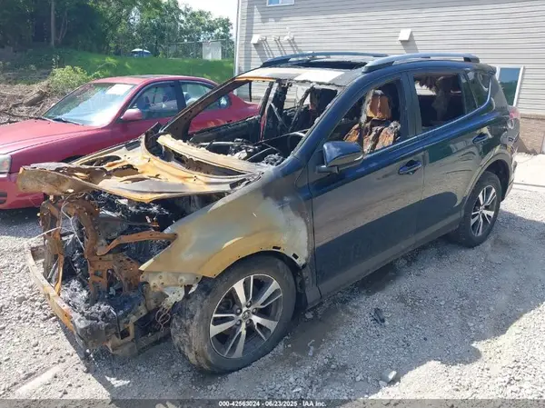 JTMRFREV1JJ186223 2018 TOYOTA RAV 4 - Image 2