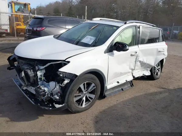 JTMRFREV1JJ259705 2018 TOYOTA RAV 4 - Image 2