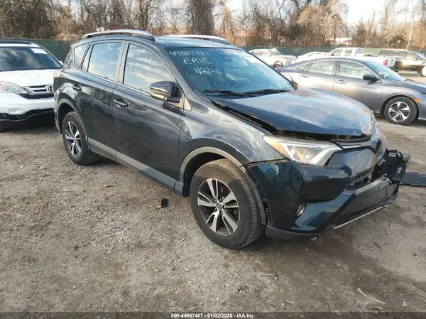 JTMRFREV2HD212630 2017 TOYOTA RAV 4 - Image 1