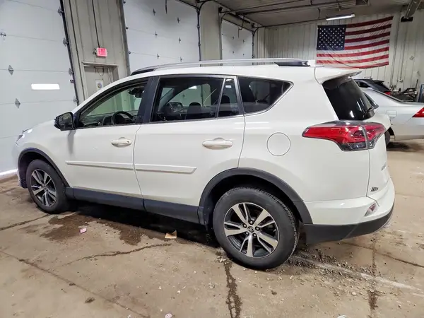 JTMRFREV2HJ117941 2017 TOYOTA RAV 4 - Image 2