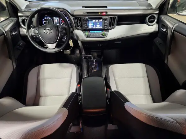JTMRFREV2HJ117941 2017 TOYOTA RAV 4 - Image 8