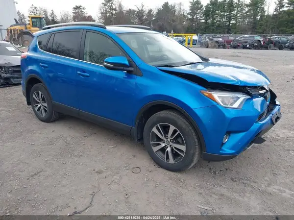 JTMRFREV2HJ121049 2017 TOYOTA RAV 4 - Image 1