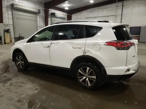 JTMRFREV2HJ129569 2017 TOYOTA RAV 4 - Image 2