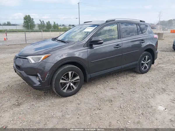 JTMRFREV2HJ147635 2017 TOYOTA RAV 4 - Image 2