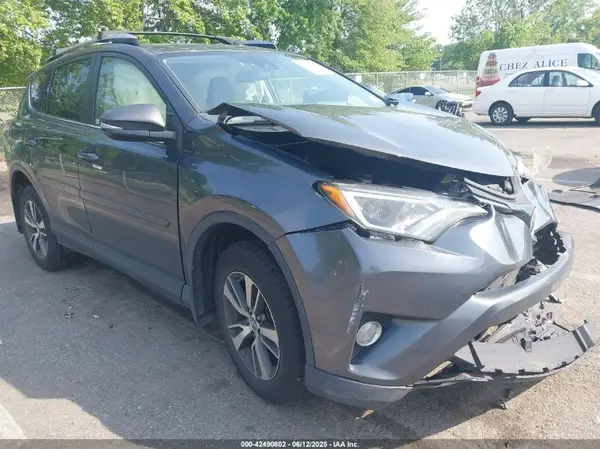 JTMRFREV2JD225447 2018 TOYOTA RAV 4 - Image 1