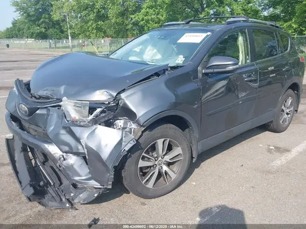 JTMRFREV2JD225447 2018 TOYOTA RAV 4 - Image 2