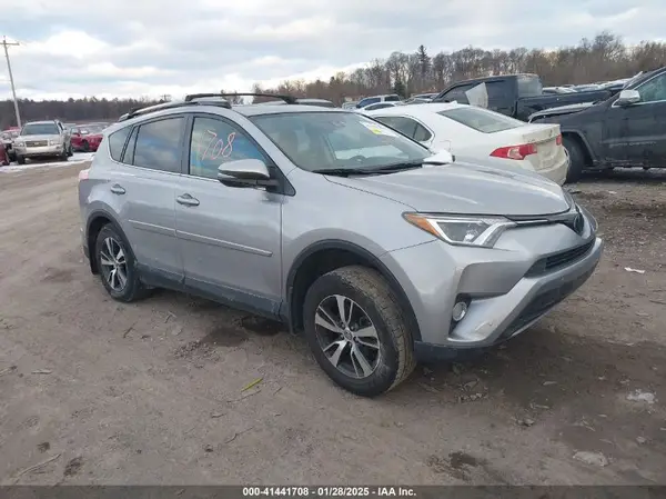 JTMRFREV2JD236478 2018 TOYOTA RAV 4 - Image 1