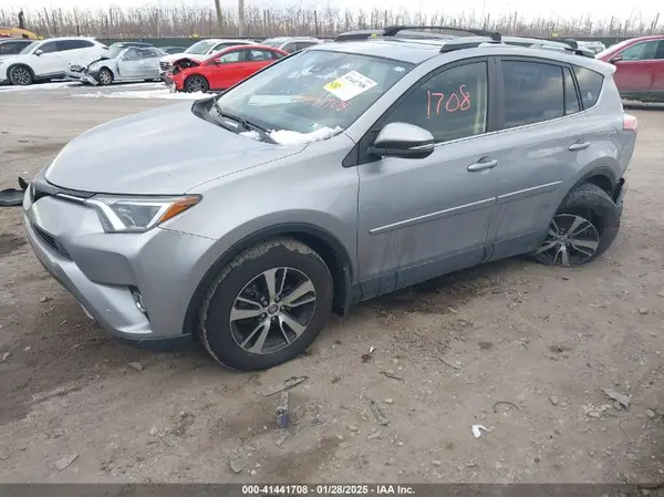 JTMRFREV2JD236478 2018 TOYOTA RAV 4 - Image 2