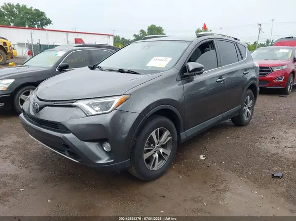 JTMRFREV2JJ186988 2018 TOYOTA RAV 4 - Image 2