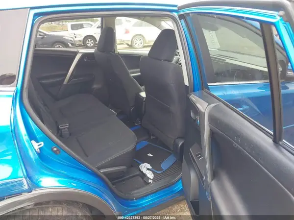 JTMRFREV2JJ206592 2018 TOYOTA RAV 4 - Image 8