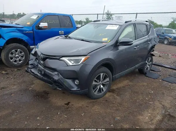 JTMRFREV2JJ250642 2018 TOYOTA RAV 4 - Image 2