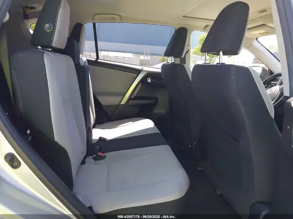 JTMRFREV2JJ260751 2018 TOYOTA RAV 4 - Image 8