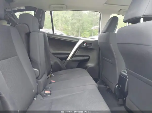 JTMRFREV2JJ730874 2018 TOYOTA RAV 4 - Image 8