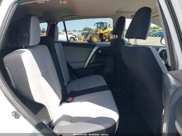 JTMRFREV2JJ731488 2018 TOYOTA RAV 4 - Image 8