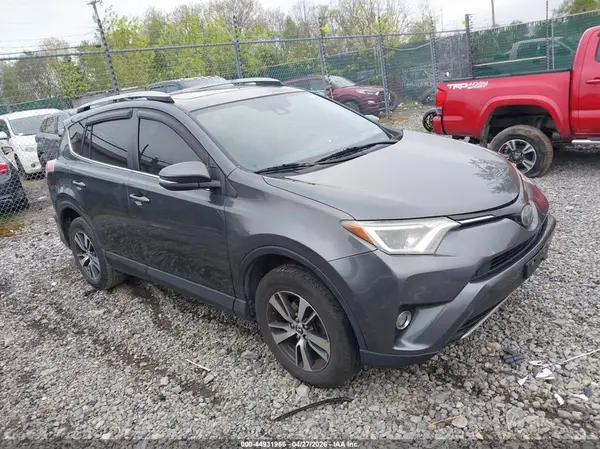 JTMRFREV3HD198768 2017 TOYOTA RAV 4 - Image 1