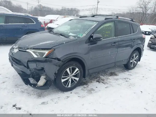 JTMRFREV3HD203161 2017 TOYOTA RAV 4 - Image 2