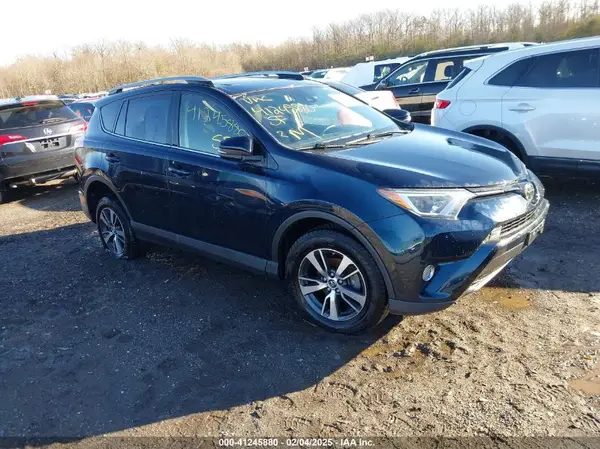 JTMRFREV3HD203211 2017 TOYOTA RAV 4 - Image 1