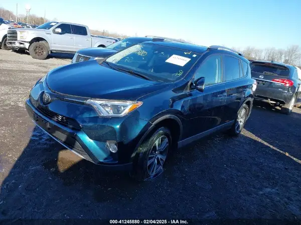 JTMRFREV3HD203211 2017 TOYOTA RAV 4 - Image 2