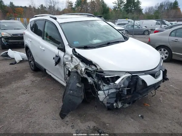 JTMRFREV3HD206626 2017 TOYOTA RAV 4 - Image 1