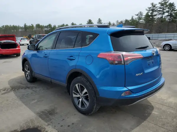 JTMRFREV3HJ110187 2017 TOYOTA RAV 4 - Image 2