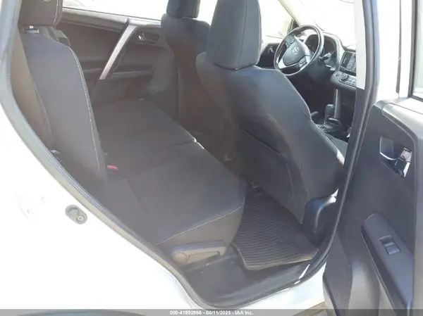 JTMRFREV3HJ174973 2017 TOYOTA RAV 4 - Image 8
