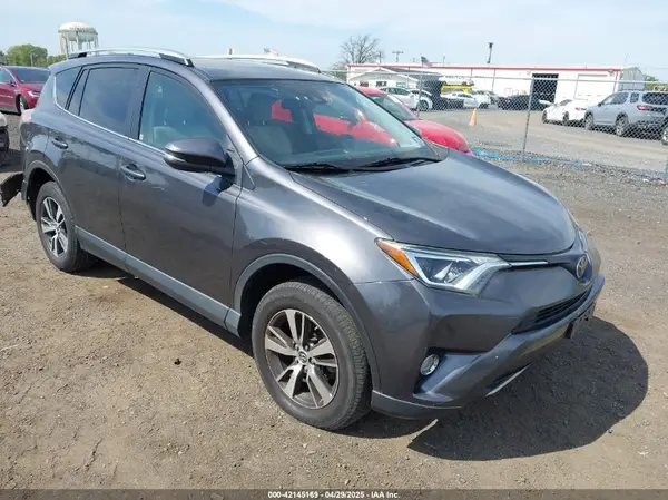 JTMRFREV3HJ708036 2017 TOYOTA RAV 4 - Image 1
