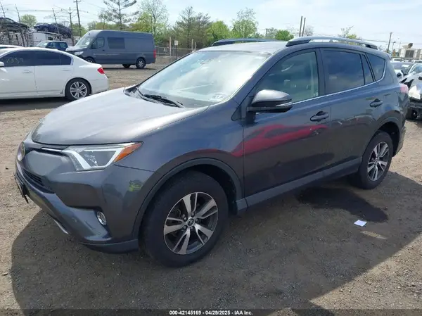 JTMRFREV3HJ708036 2017 TOYOTA RAV 4 - Image 2