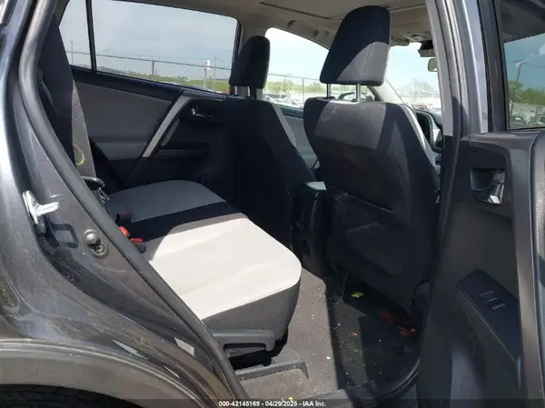 JTMRFREV3HJ708036 2017 TOYOTA RAV 4 - Image 8