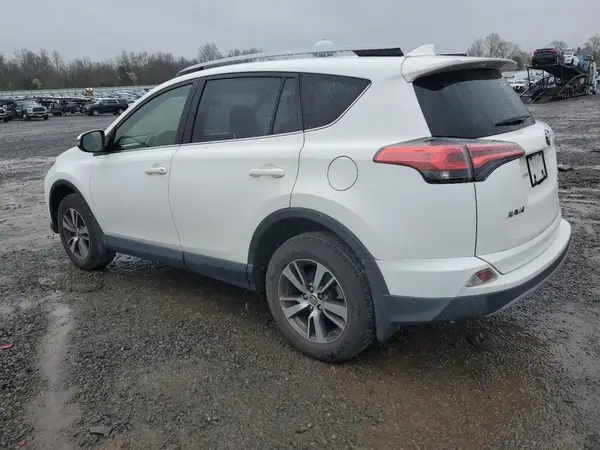 JTMRFREV3JD236392 2018 TOYOTA RAV 4 - Image 2