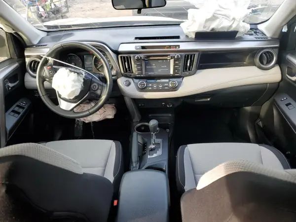 JTMRFREV3JJ210943 2018 TOYOTA RAV 4 - Image 8