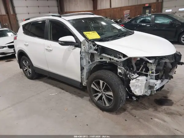 JTMRFREV3JJ219691 2018 TOYOTA RAV 4 - Image 1
