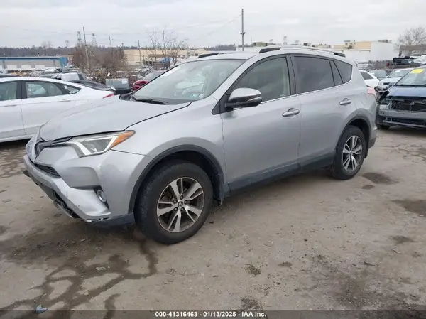 JTMRFREV3JJ223093 2018 TOYOTA RAV 4 - Image 2